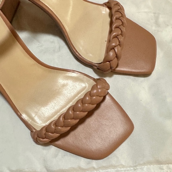 Nine West Tan Braided Strap Heels Size 9.5
New without Tags - Picture 4 of 10